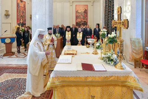 Patriarhul României a sfințit capela din incinta Palatului Parlamentului Poza 289730