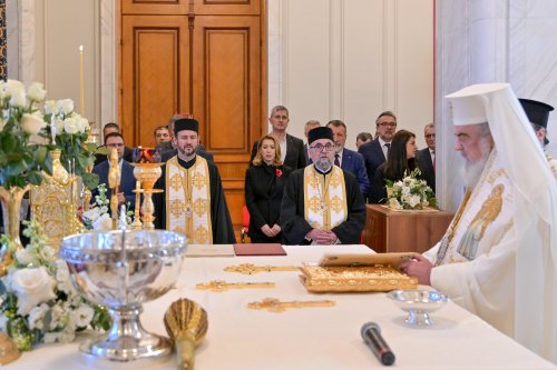 Patriarhul României a sfințit capela din incinta Palatului Parlamentului Poza 289733