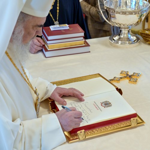Patriarhul României a sfințit capela din incinta Palatului Parlamentului Poza 289760
