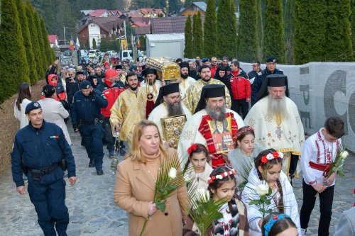 Cinstire Sfântului Dimitrie cel Nou, Ocrotitorul Bucureștilor, prietenul Domnului și al celor care-l iubesc Poza 290299