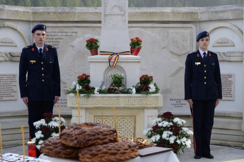 Comemorarea românilor uciși în Masacrul de la Fântâna Albă Poza 290544
