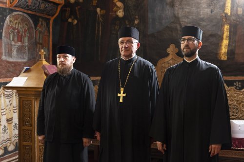 Raclă nouă sfințită de Patriarhul României Poza 290578