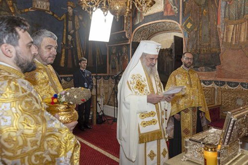 Raclă nouă sfințită de Patriarhul României Poza 290587