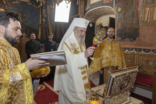 Raclă nouă sfințită de Patriarhul României Poza 290588