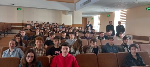 Vizită de prezentare a Facultății de Teologie Ortodoxă din Craiova Poza 291366