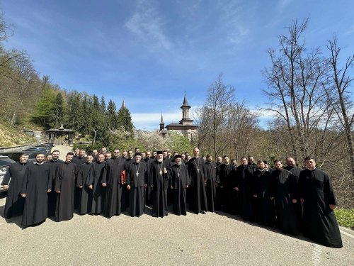 Cursuri pastorale la Mănăstirea Rohia, Maramureş Poza 291595