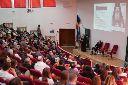 Conferință duhovnicească susținută de Mitropolitul Moldovei și Bucovinei Poza 292167