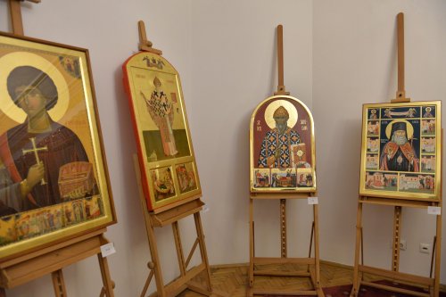 Au fost evaluate lucrările înscrise la concursul „Icoana ortodoxă - lumina credinței” Poza 292252