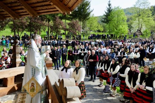Sfânta Liturghie arhierească la Mănăstirea Bârsana, Maramureş Poza 292221