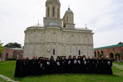 Sinaxă monahală în Arhiepiscopia Târgoviștei Poza 292239