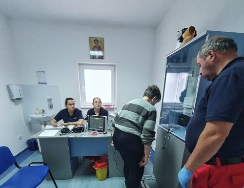 Caravana „Sărbători cu sănătate” la Centrul socio-medical și de recuperare medicală Deva Poza 292654