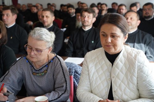 Evenimentul „Patrimoniul cultural religios: «Un trecut pentru viitor»” la Alba Iulia Poza 292444