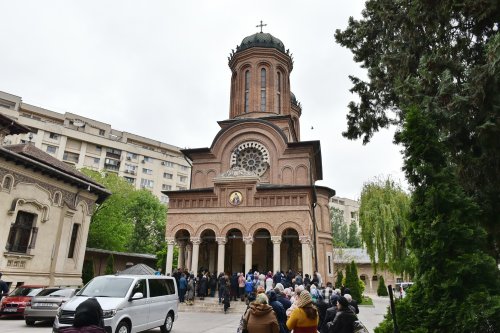Penultima zi a pelerinajului din Arhiepiscopia Bucureștilor, în Protoieria Sector 5 Poza 292539