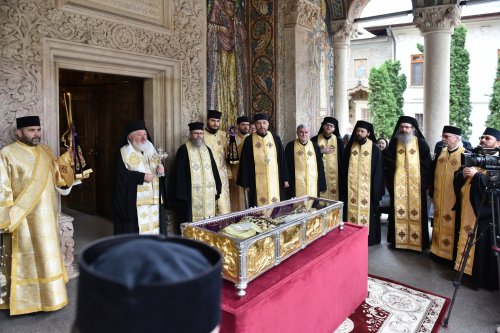 Penultima zi a pelerinajului din Arhiepiscopia Bucureștilor, în Protoieria Sector 5 Poza 292547