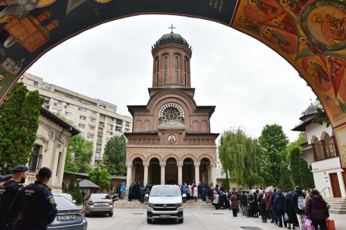 Penultima zi a pelerinajului din Arhiepiscopia Bucureștilor, în Protoieria Sector 5 Poza 292552