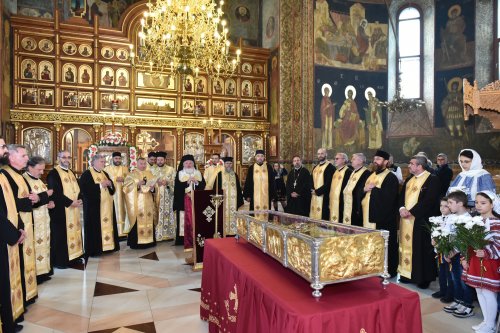 Penultima zi a pelerinajului din Arhiepiscopia Bucureștilor, în Protoieria Sector 5 Poza 292568