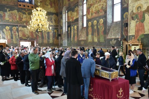 Penultima zi a pelerinajului din Arhiepiscopia Bucureștilor, în Protoieria Sector 5 Poza 292576