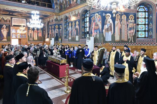 Penultima zi a pelerinajului din Arhiepiscopia Bucureștilor, în Protoieria Sector 5 Poza 292582