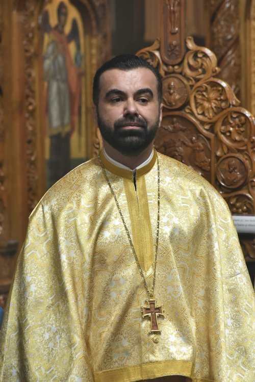 Penultima zi a pelerinajului din Arhiepiscopia Bucureștilor, în Protoieria Sector 5 Poza 292583