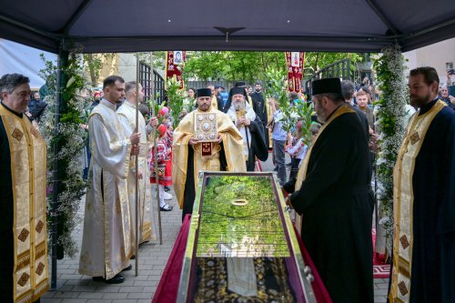 Sfântul Dimitrie cel Nou și-a încheiat călătoria în Arhiepiscopia Bucureștilor Poza 292743