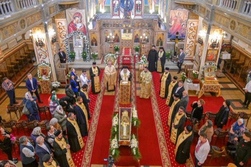 Sfântul Dimitrie cel Nou și-a încheiat călătoria în Arhiepiscopia Bucureștilor Poza 292815