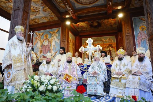 Trei decenii de arhierie sărbătoriţi de Preasfinţitul Părinte Episcop Iustin Poza 292732