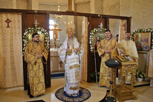 Liturghie și botez săvârșite de Mitropolitul Moldovei și Bucovinei în Parohia Curagău Poza 292865