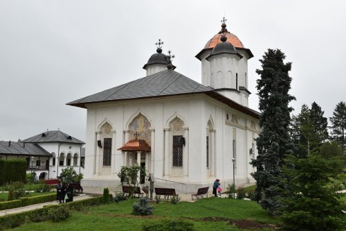 Rugăciune de laudă adusă Mucenicului Gheorghe la Mănăstirea Cernica Poza 292983