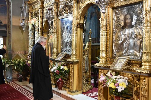 Rugăciune de laudă adusă Mucenicului Gheorghe la Mănăstirea Cernica Poza 292988