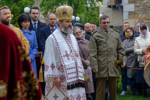 Sărbătoarea Sfântului Gheorghe a reunit în rugăciune sute de botoșăneni Poza 293080