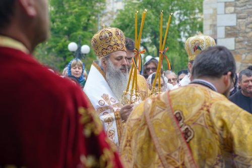 Sărbătoarea Sfântului Gheorghe a reunit în rugăciune sute de botoșăneni Poza 293089