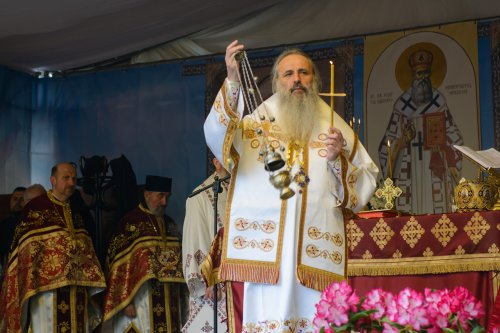 Sărbătoarea Sfântului Gheorghe a reunit în rugăciune sute de botoșăneni Poza 293093
