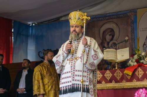 Sărbătoarea Sfântului Gheorghe a reunit în rugăciune sute de botoșăneni Poza 293096
