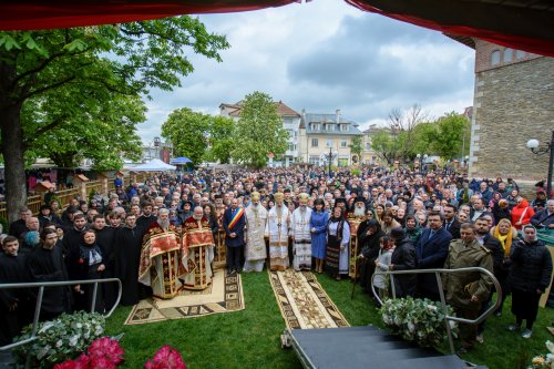 Sărbătoarea Sfântului Gheorghe a reunit în rugăciune sute de botoșăneni Poza 293098