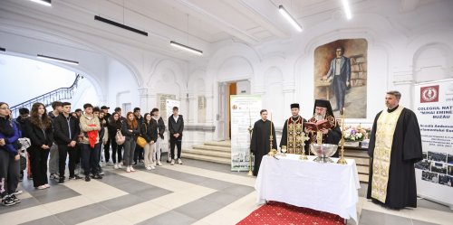Binecuvântarea Colegiului Național „Mihai Eminescu” din Buzău Poza 293175