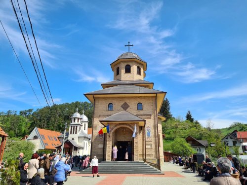 Hramul Bisericii „Sfântul Mare Mucenic Gheorghe” din Sângeorz‑Băi Poza 293158