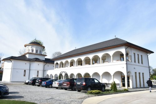 Hramul Cimitirului eparhial „Sfântul Lazăr” din Cluj-Napoca și binecuvântarea noii biserici Poza 293565