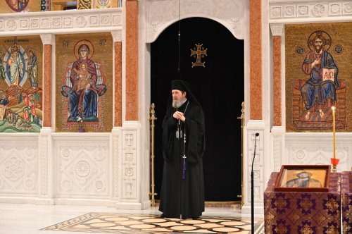 Concertul prepascal „La umbra Crucii, în Lumina Învierii”, la Catedrala Episcopală din Oradea Poza 293651