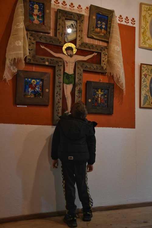 Expoziție de icoane la Muzeul „Dimitrie Gusti” din București Poza 293847