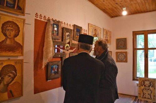 Expoziție de icoane la Muzeul „Dimitrie Gusti” din București Poza 293848