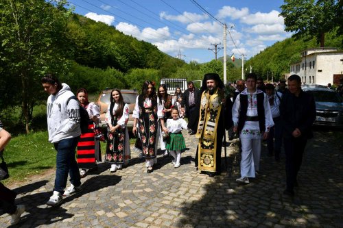 Procesiunea „Drumul Crucii” la Ciudanovița Poza 293789