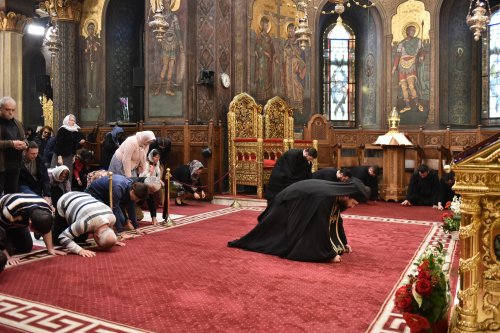 Programul slujbelor speciale ale Săptămânii Mari la Catedrala Patriarhală Poza 293876