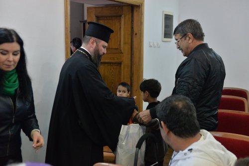 250 de familii sprijinite pentru masa pascală de Protoieria Sector 3 Capitală Poza 293982