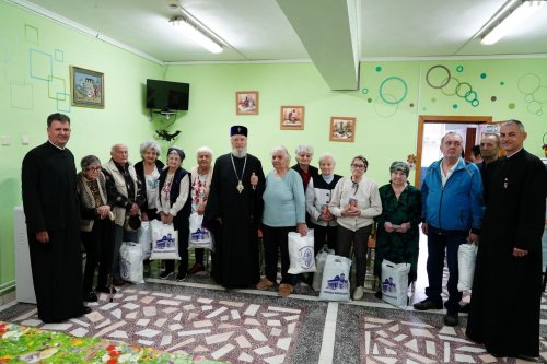 IPS Mitropolit Nifon a vizitat două instituții filantropice din Târgoviște Poza 293991