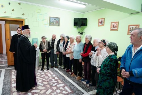 IPS Mitropolit Nifon a vizitat două instituții filantropice din Târgoviște Poza 293998
