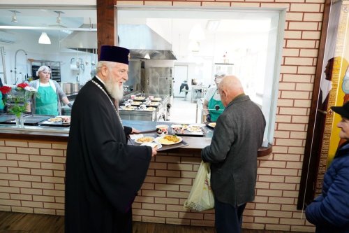 IPS Mitropolit Nifon a vizitat două instituții filantropice din Târgoviște Poza 293999