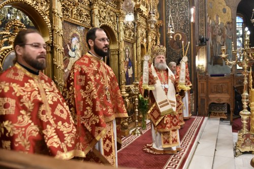 Ziua instituirii Sfintei Euharistii la Catedrala Patriarhală Poza 294104
