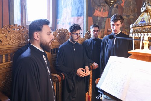 Sfânta Liturghie din Joia Mare la Catedrala Voievodală din Buzău Poza 294217