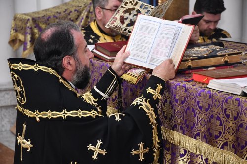 Slujbele speciale din Săptămâna Sfintelor Pătimiri la Catedrala Episcopală din Caransebeș Poza 294231