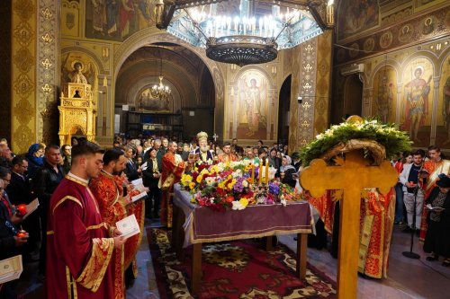 Denia Prohodului Domnului la Catedrala Arhiepiscopală din Târgoviște Poza 294331
